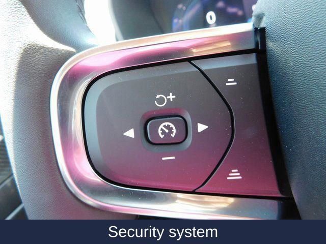 New 2025 Volvo XC40 B5 Ultra w/ Protection Package image 24