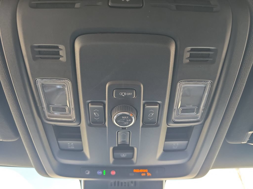 Used 2025 Chevrolet Tahoe High Country AWD/4WD image 41