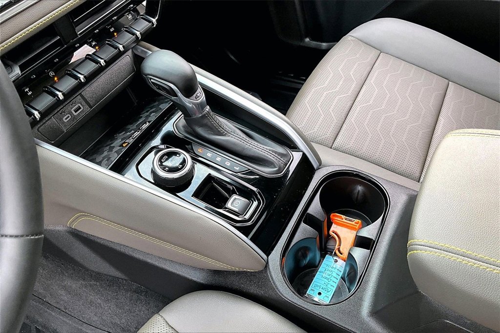 Used 2024 Chevrolet Colorado ZR2 w/ ZR2 Convenience Package III image 15