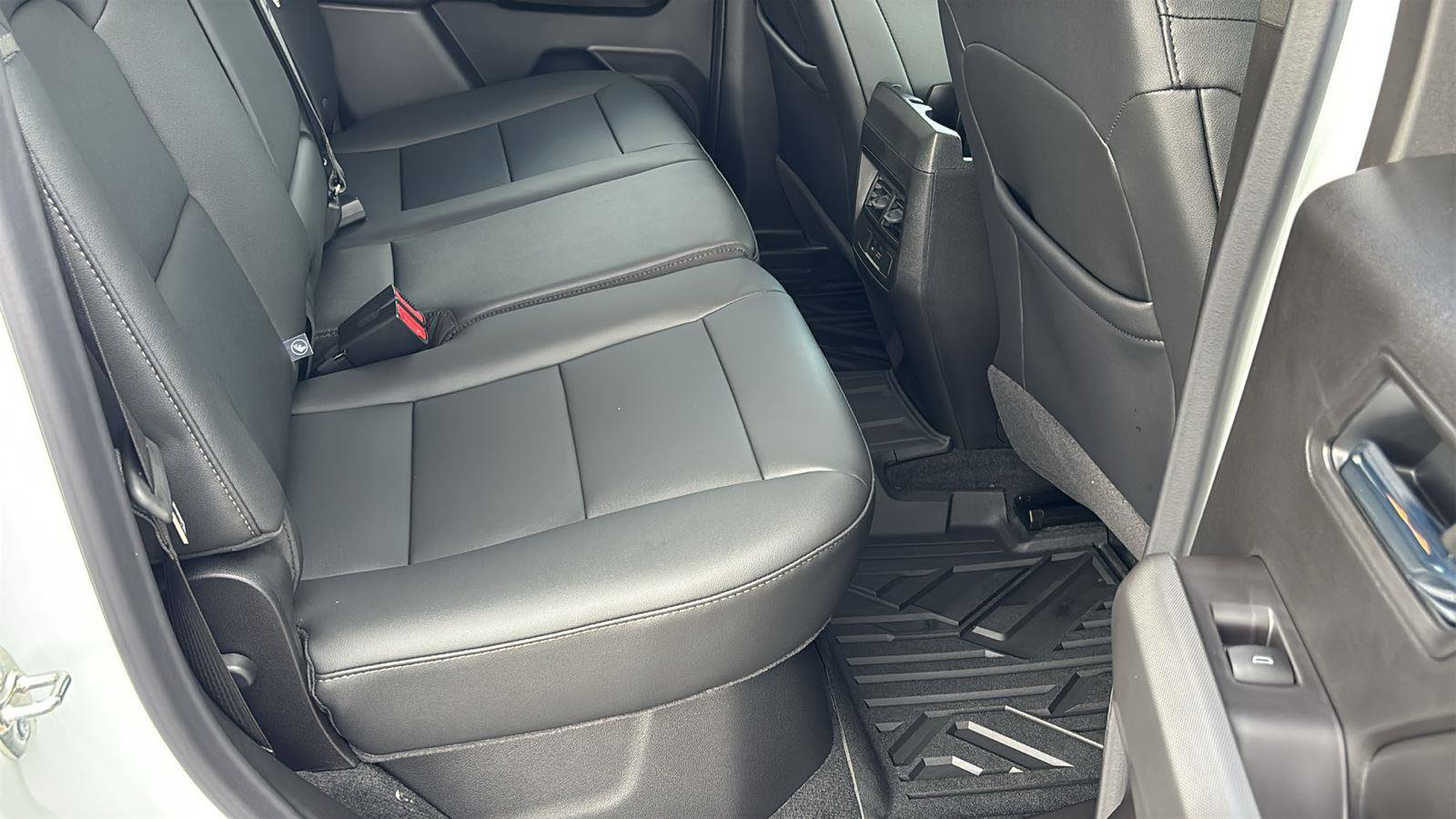 New 2026 GMC Canyon Elevation w/ Convenience Package RWD image 18