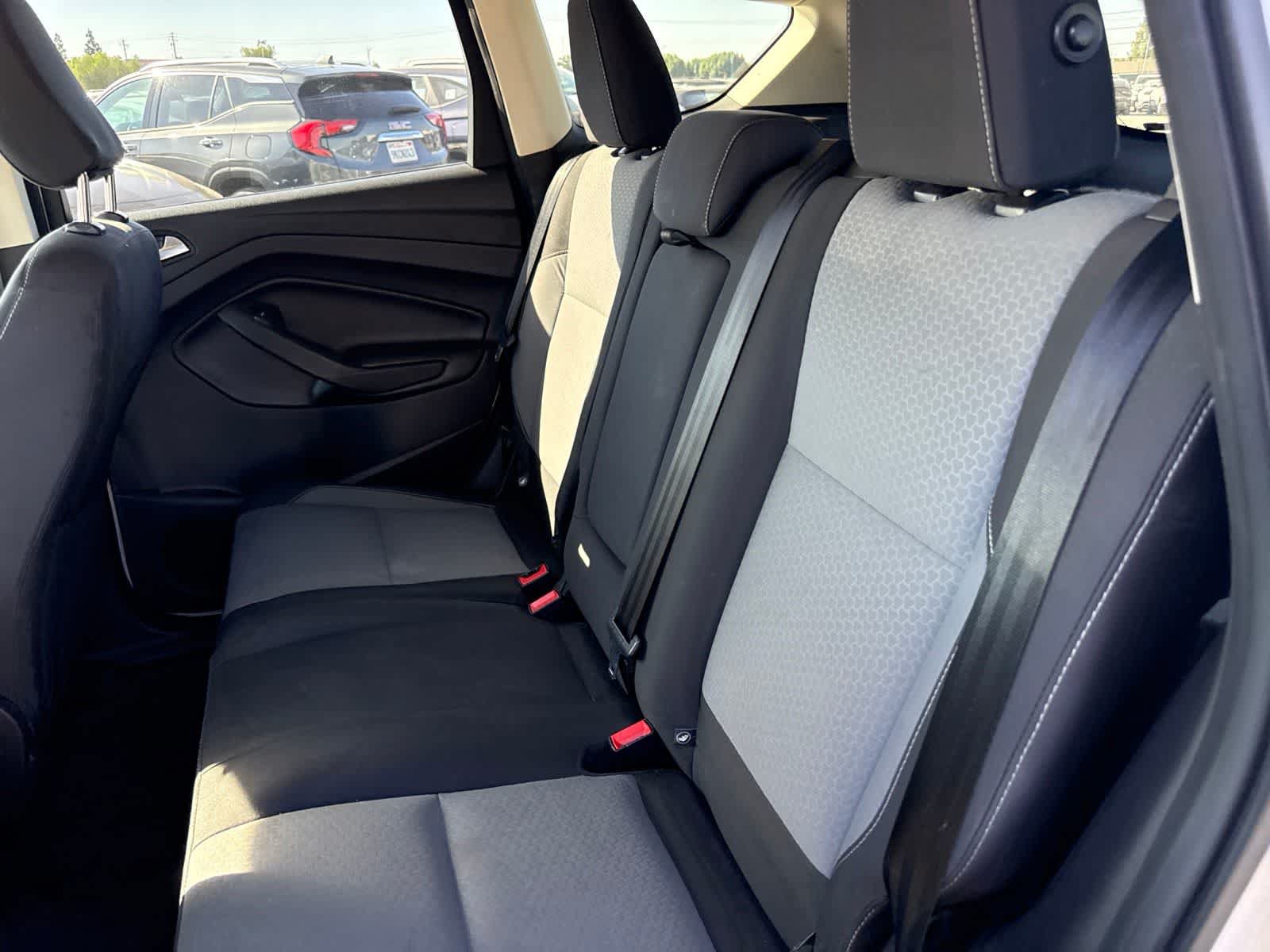 Used 2018 Ford Escape SE FWD image 17