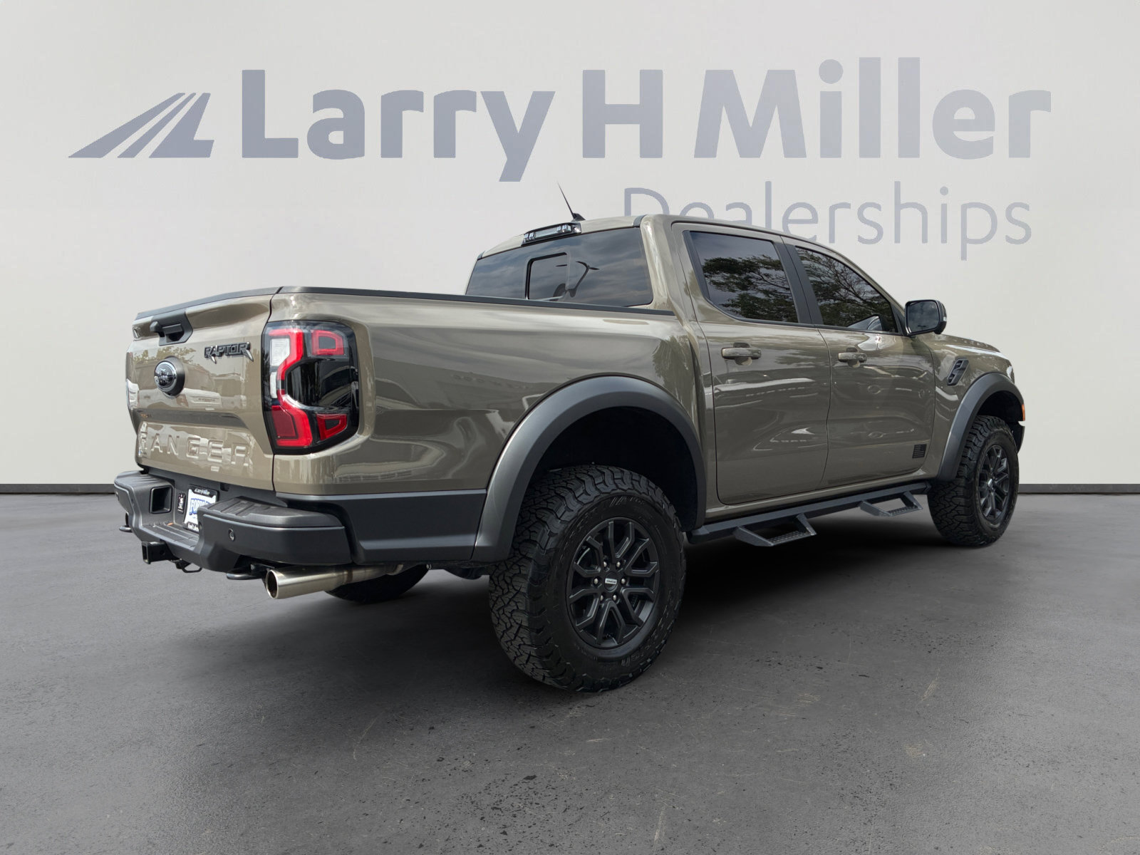 Certified 2025 Ford Ranger Raptor AWD/4WD image 5