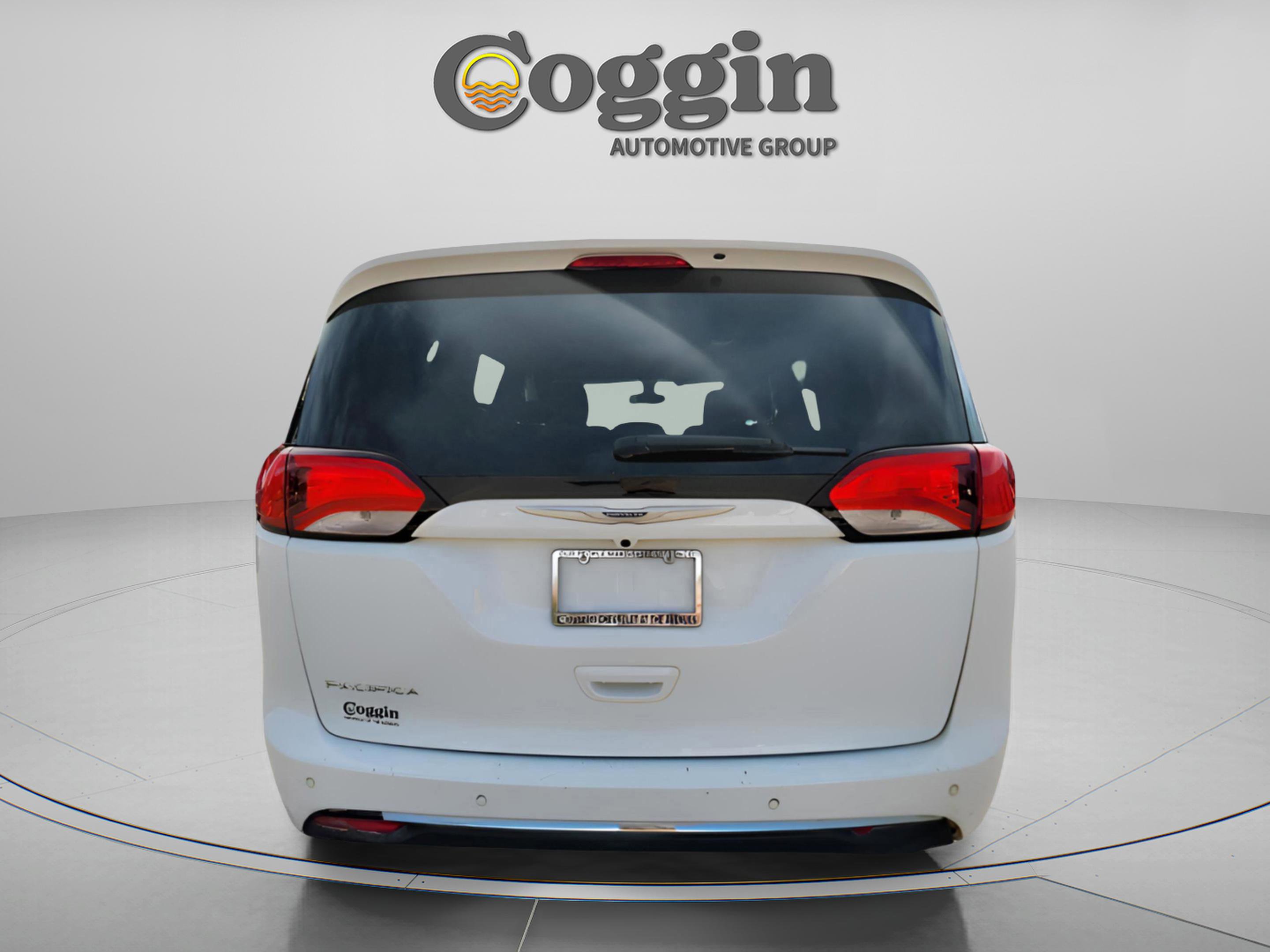 Used 2019 Chrysler Pacifica Touring Plus image 5