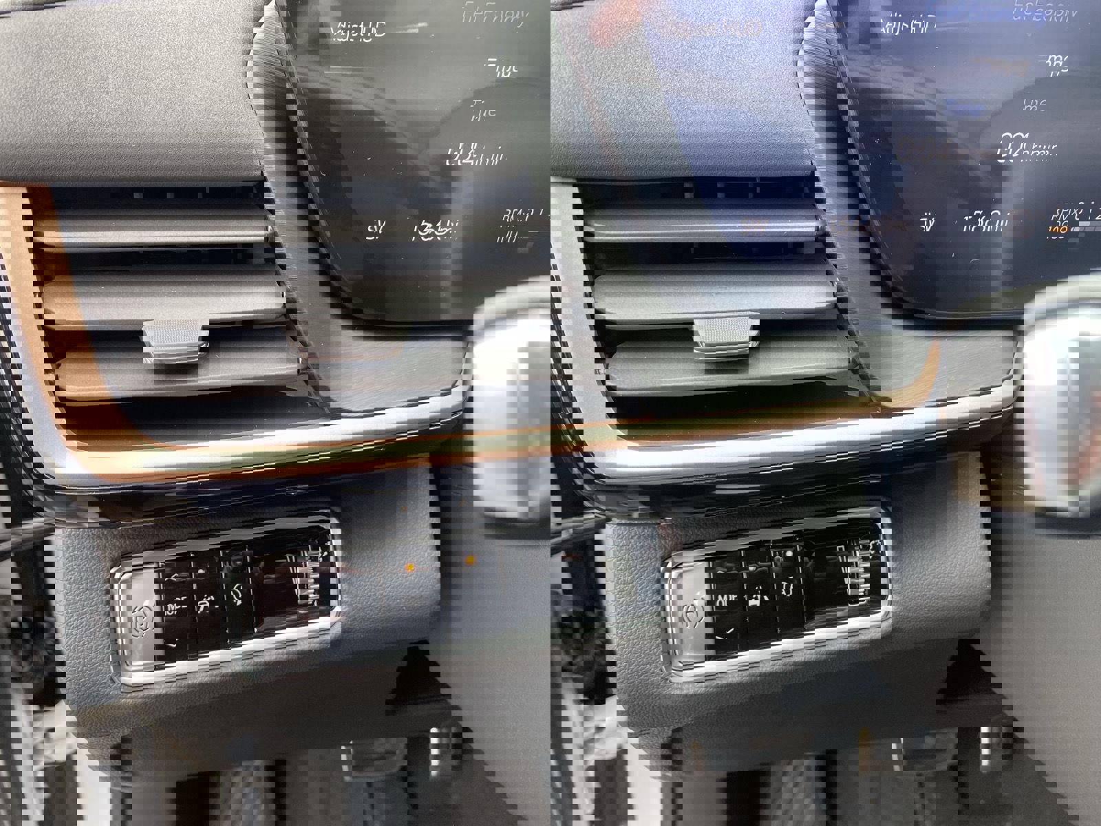 Certified 2025 Buick Envision Sport Touring image 35