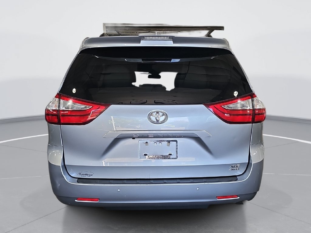 Used 2018 Toyota Sienna XLE Premium AWD/4WD image 5