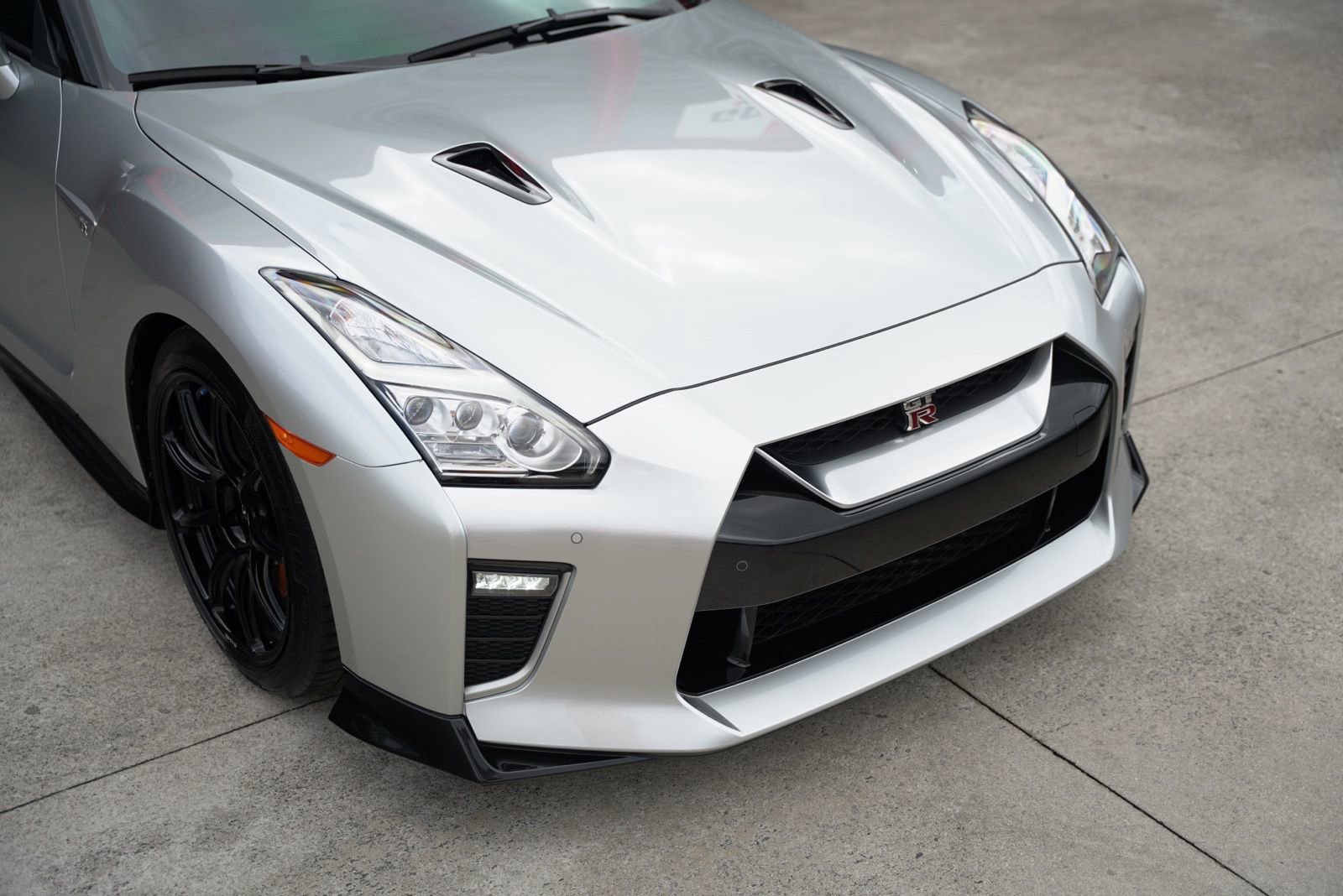 Used 2023 Nissan GT-R Premium w/ Floor Mat Package image 9