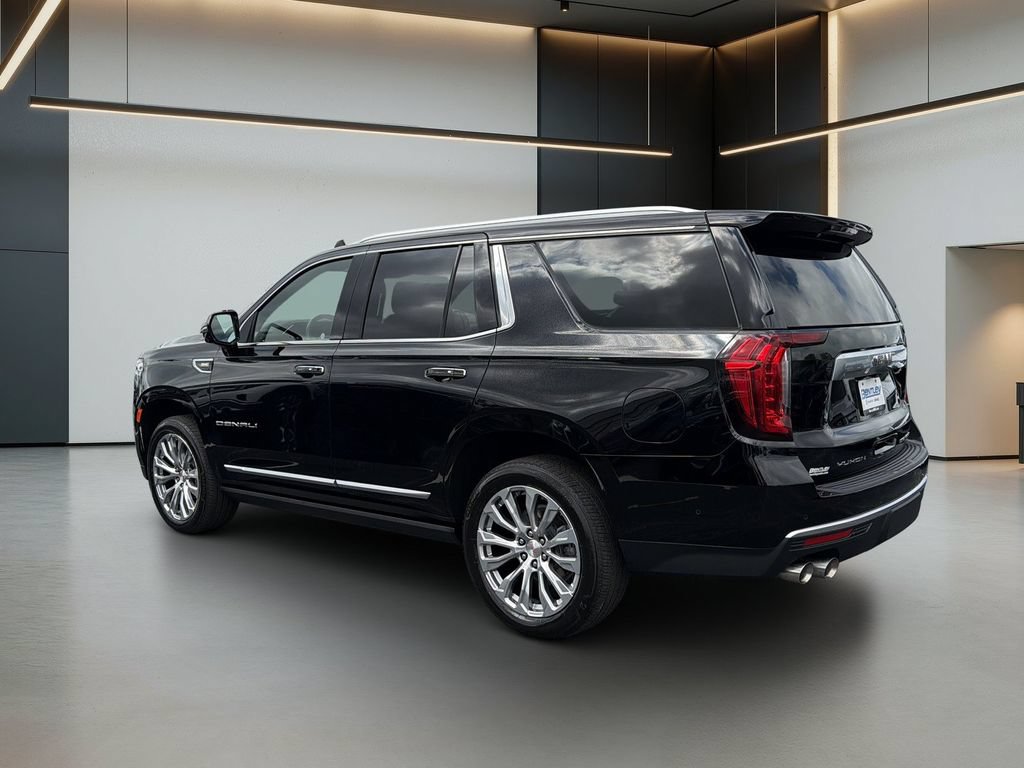 Used 2024 GMC Yukon Denali w/ Advanced Technology Package AWD/4WD image 3