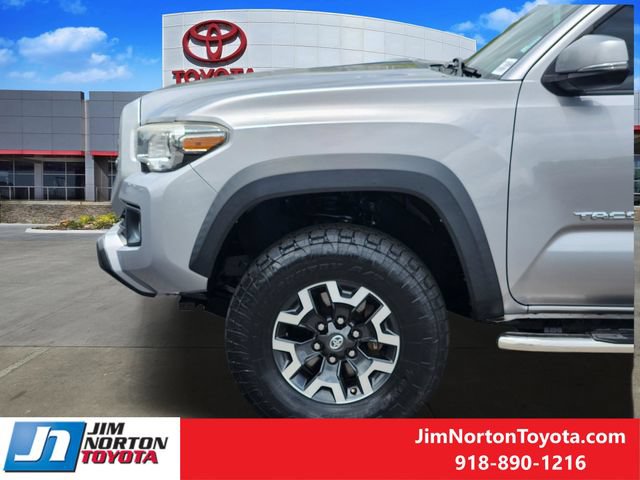 Used 2017 Toyota Tacoma TRD Off-Road w/ Tow Package (A/T) AWD/4WD image 9