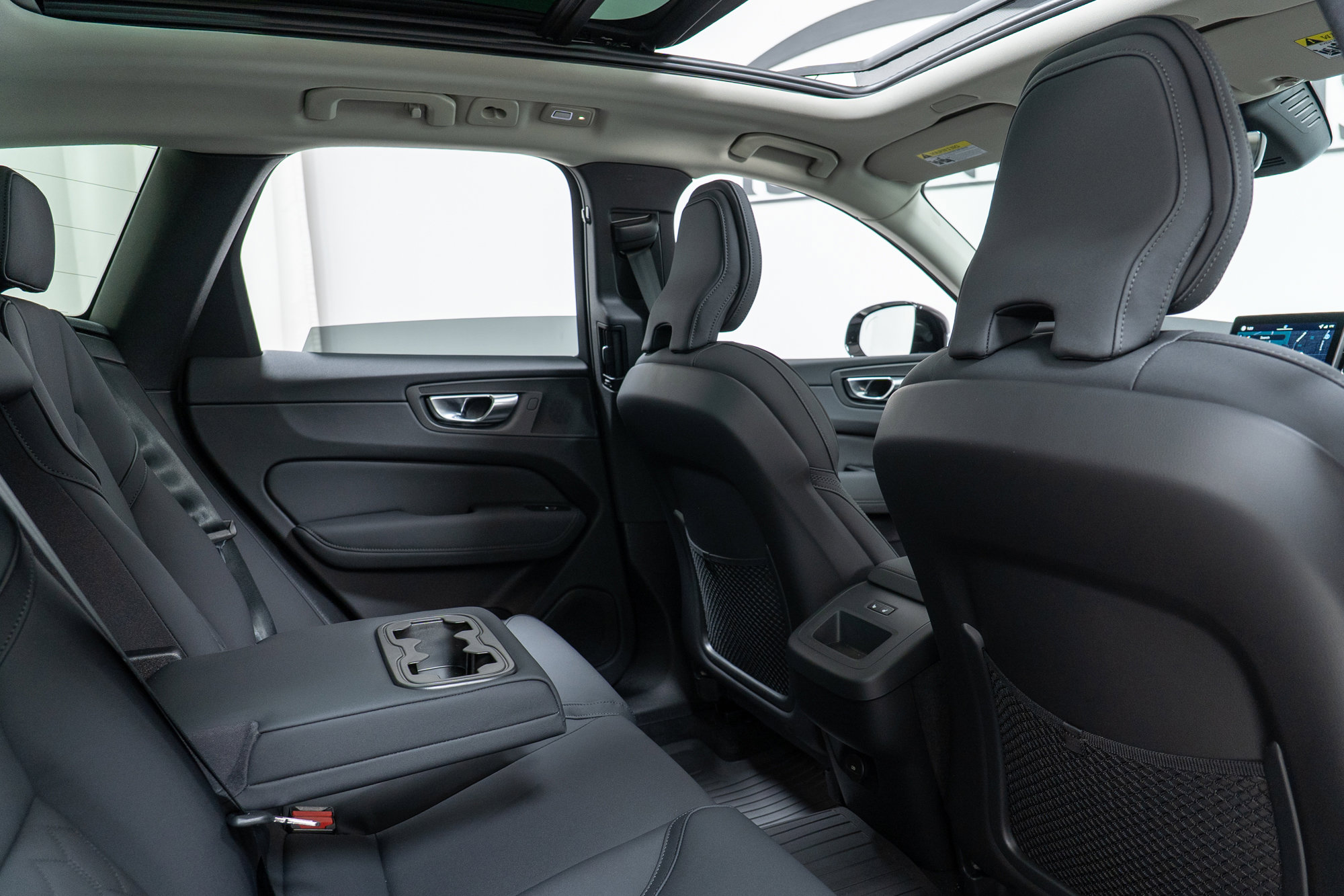 New 2026 Volvo XC60 B5 Plus w/ Protection Package Premier image 23