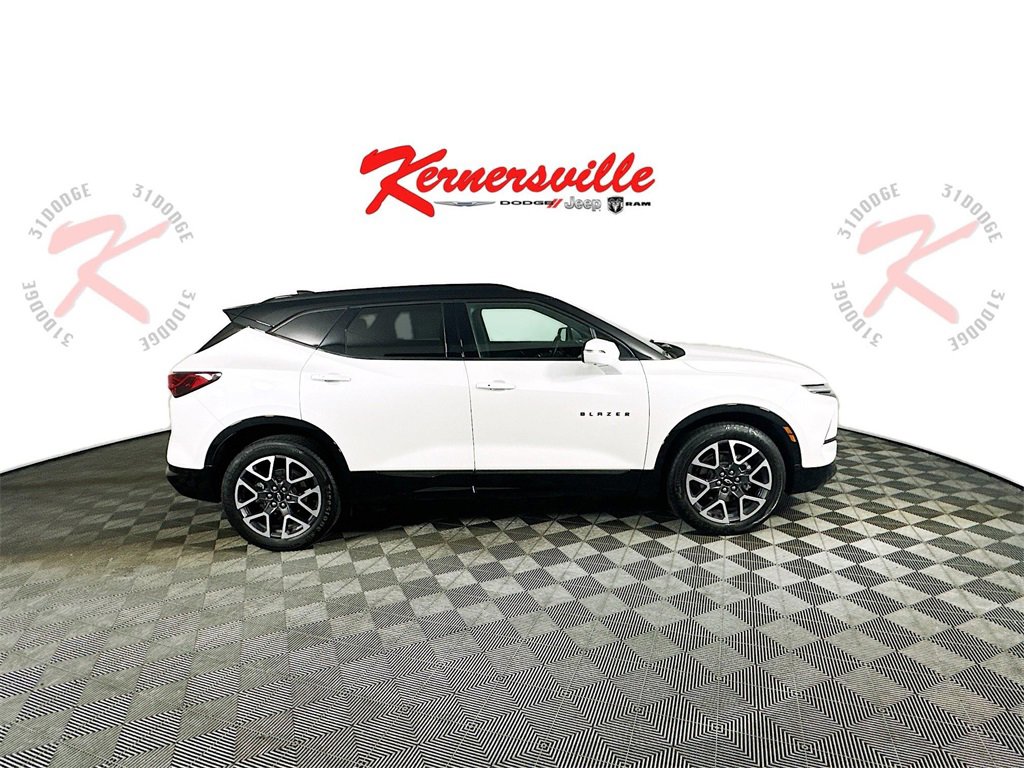 Used 2023 Chevrolet Blazer RS w/ Driver Confidence II Package image 8