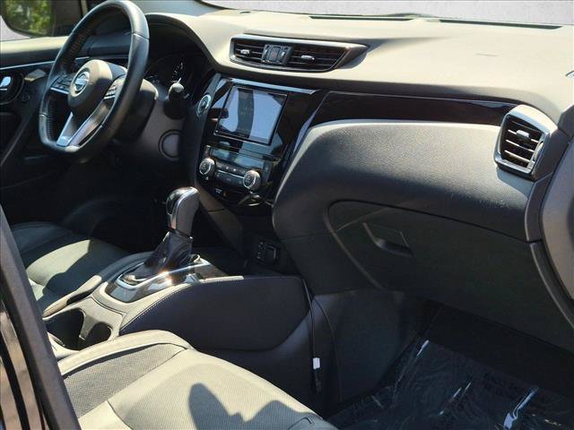 Used 2017 Nissan Rogue Sport SL w/ SL Premium Package FWD image 20