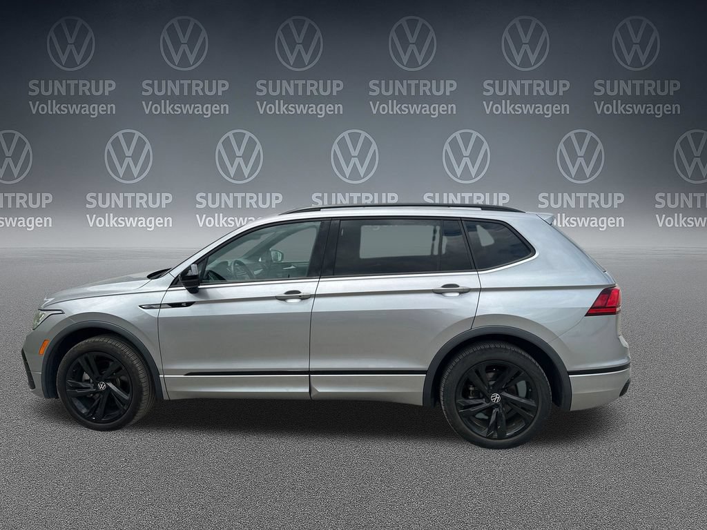Used 2023 Volkswagen Tiguan SE R-Line FWD image 36