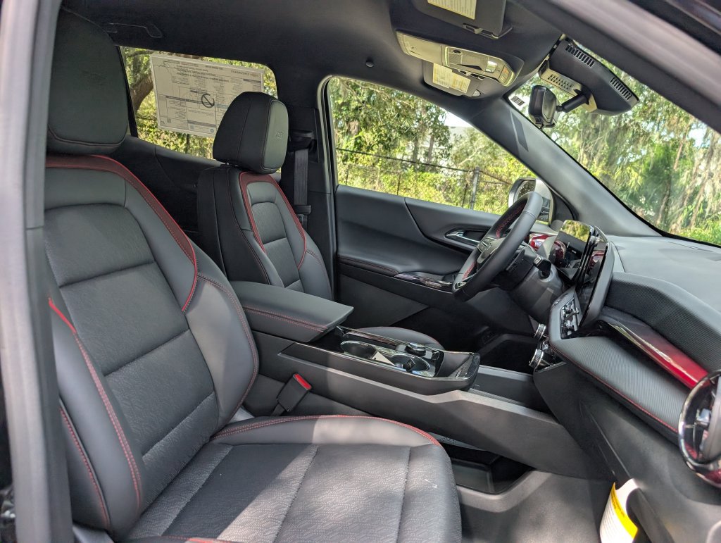 New 2027 Chevrolet Equinox RS w/ Safety and Technology Package FWD image 17