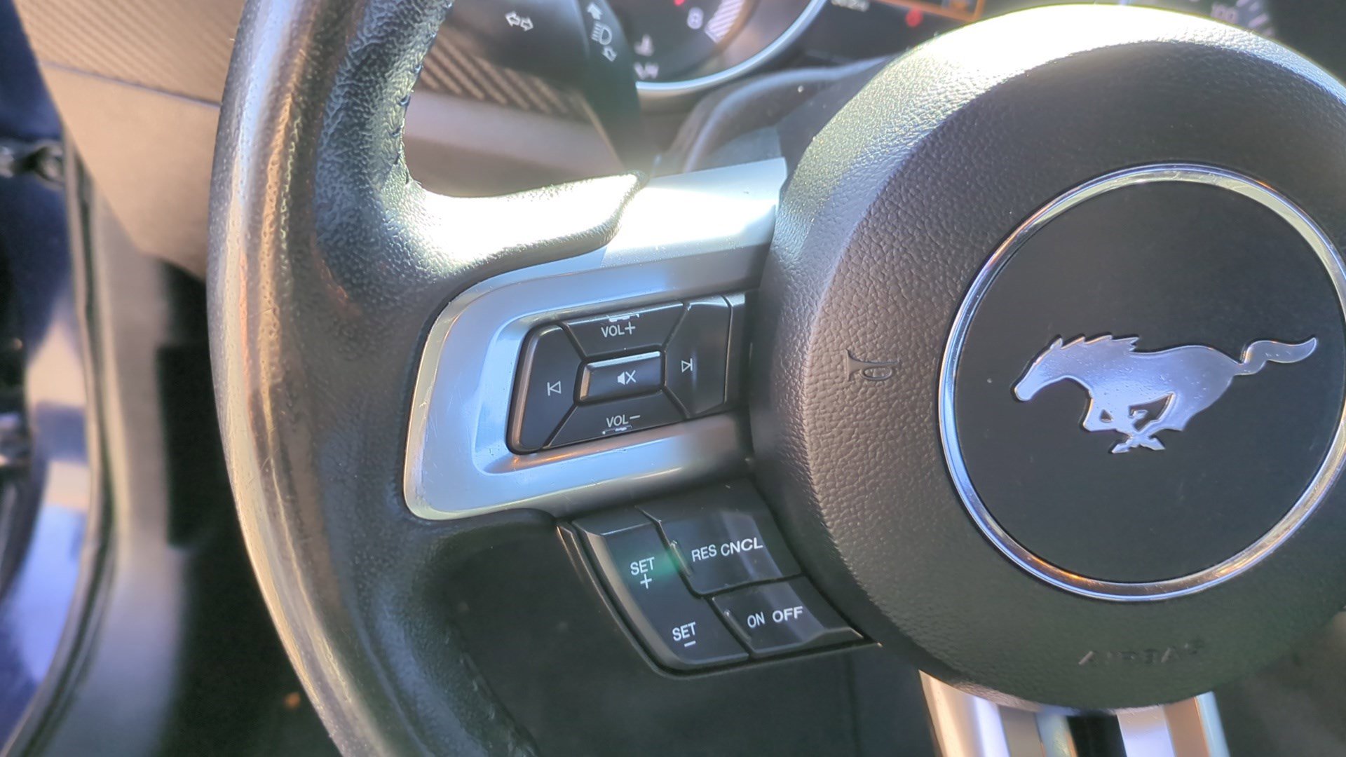 Used 2020 Ford Mustang Coupe RWD image 16