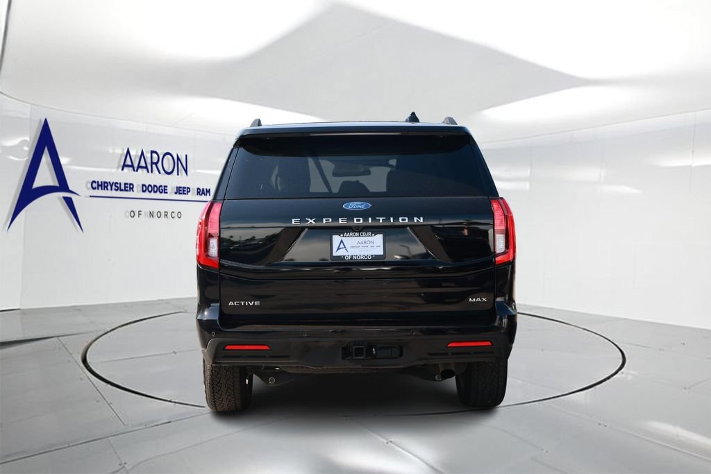Used 2025 Ford Expedition Max Active AWD/4WD image 3