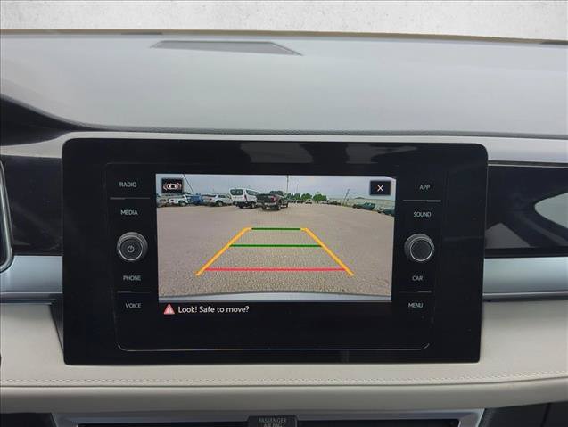 Used 2025 Volkswagen Taos SE FWD image 12