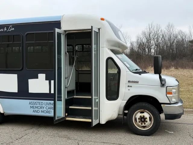 Used 2013 Ford E-350 and Econoline 350 Super Duty w/ Shuttle Bus Prep Pkg RWD image 6