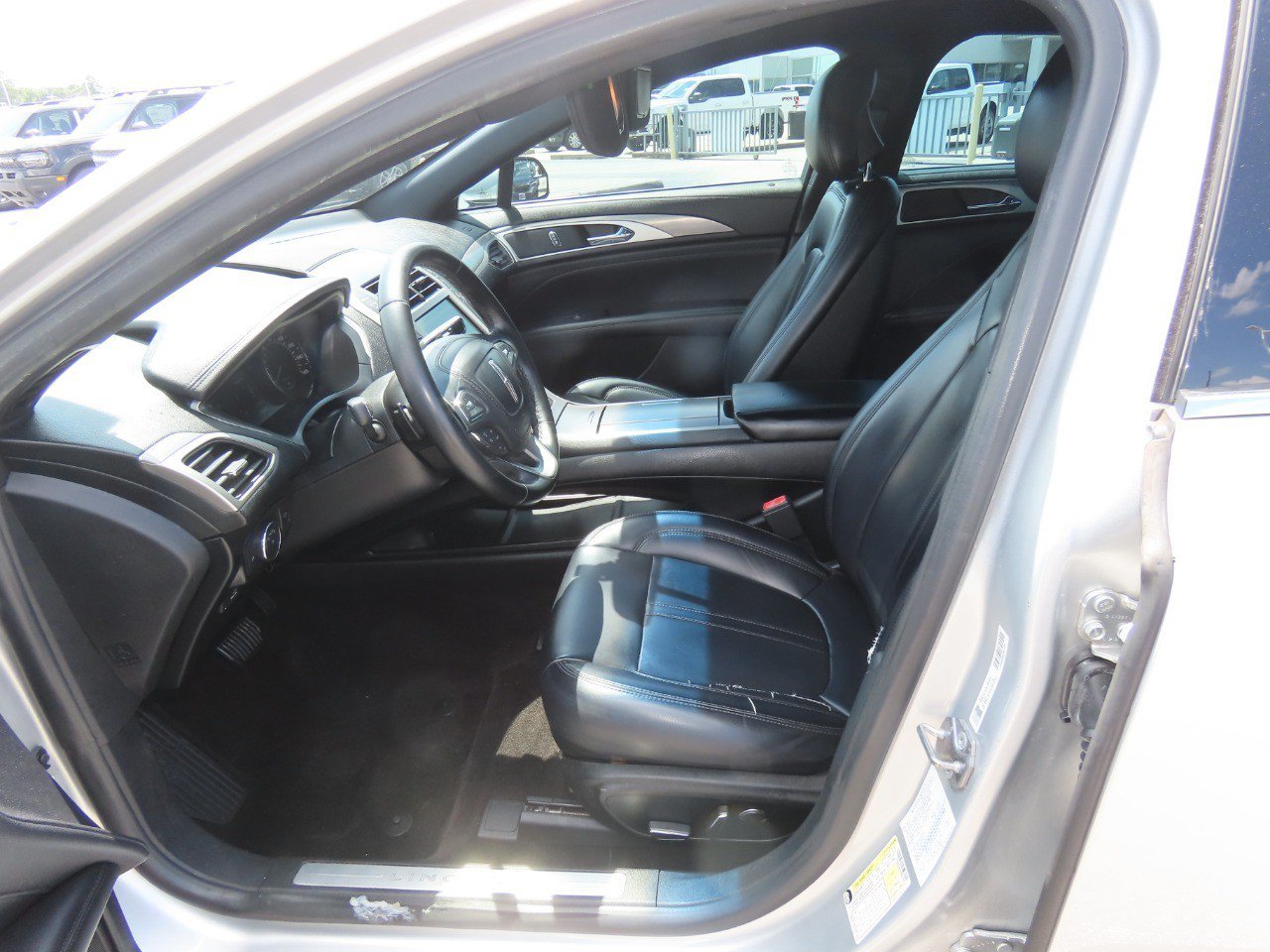 Used 2018 Lincoln MKZ Premiere FWD image 25