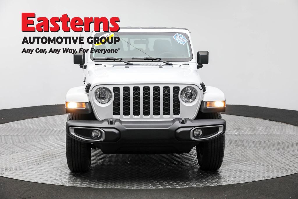 Used 2023 Jeep Gladiator Sport image 2