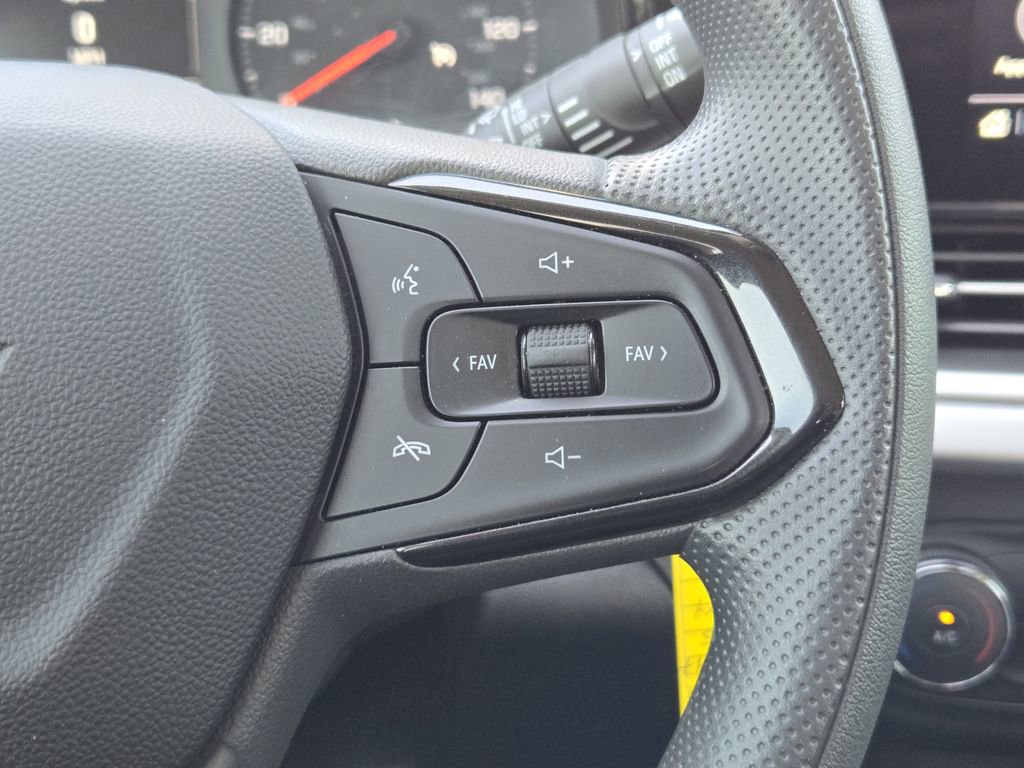 Used 2025 Chevrolet Trax LS w/ LS Convenience Package image 25