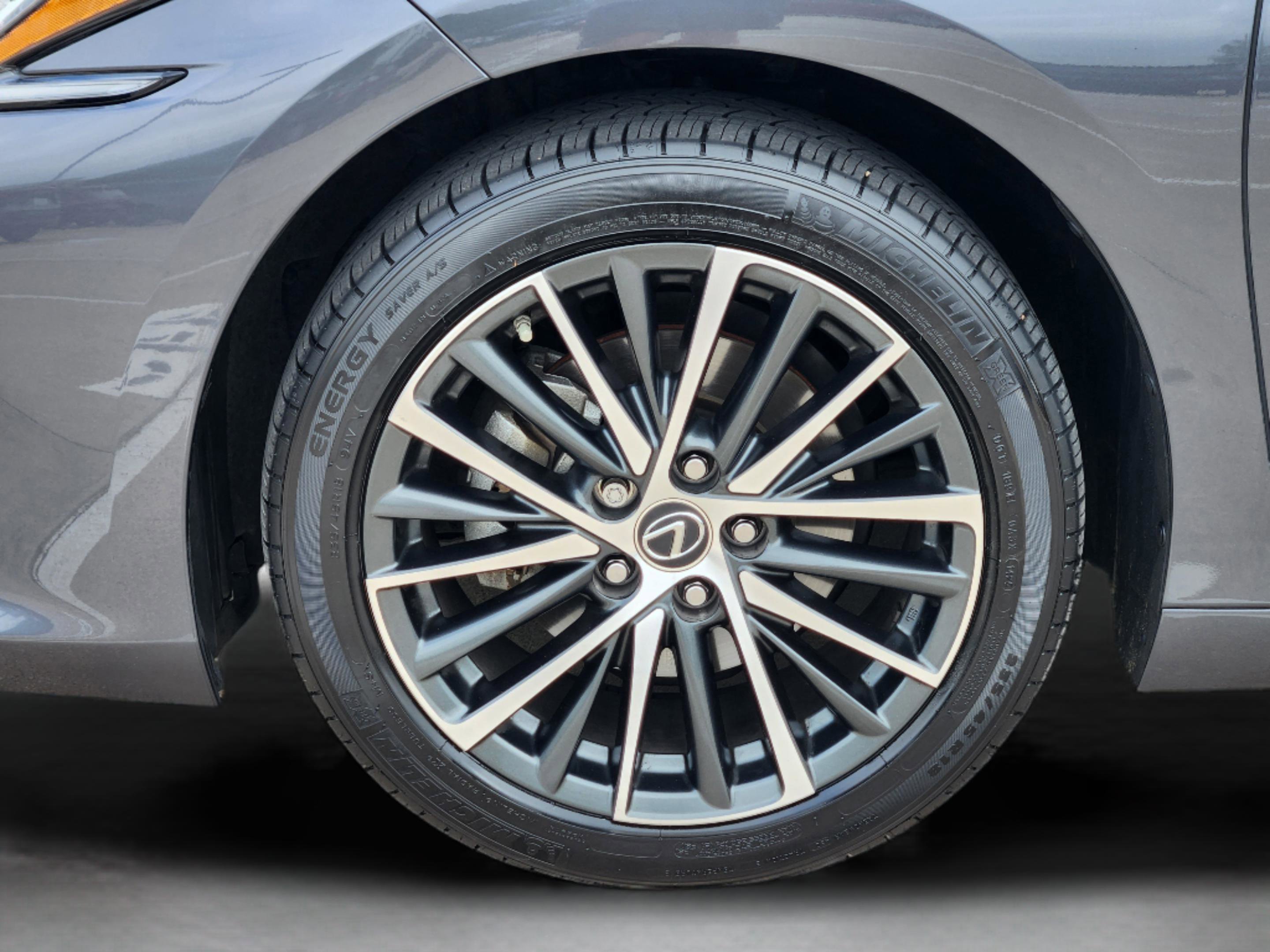 Used 2025 Lexus ES 350 w/ Premium Package image 38