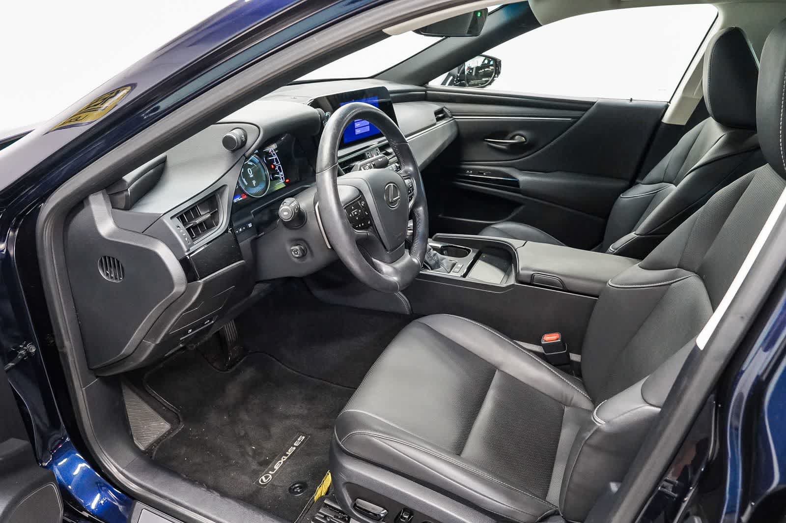 Used 2024 Lexus ES 300h w/ Premium Package FWD image 18