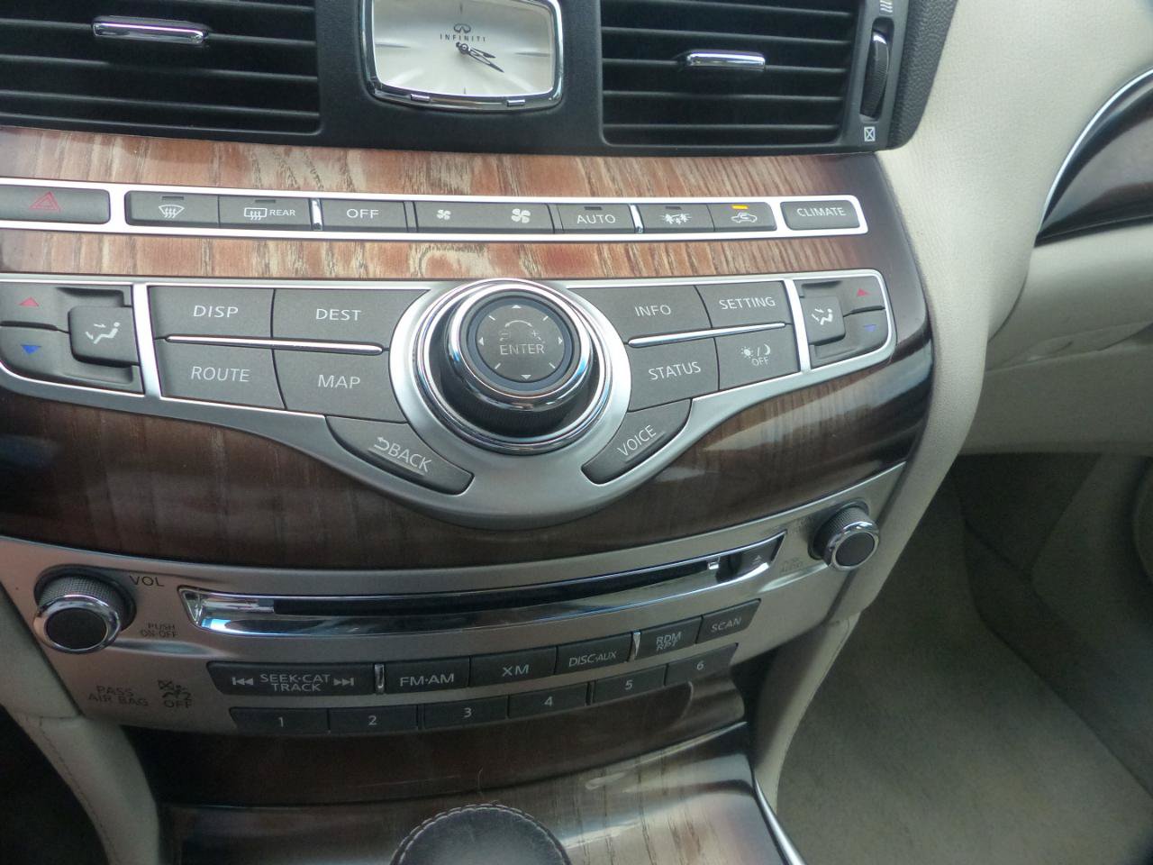 Used 2011 INFINITI M37 w/ Deluxe Touring Pkg RWD image 22