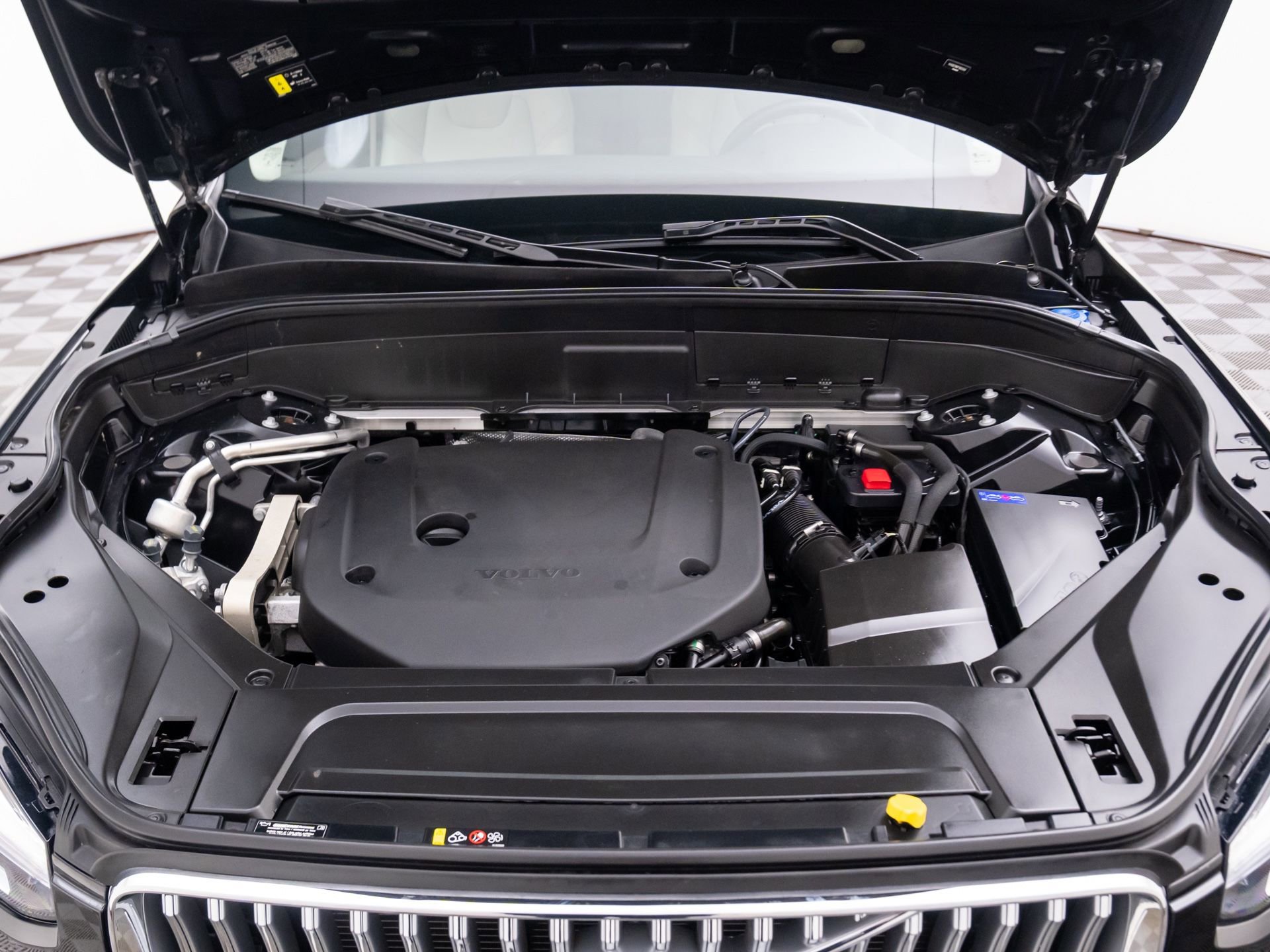 Used 2023 Volvo XC90 B6 Plus w/ Protection Package Premier image 34