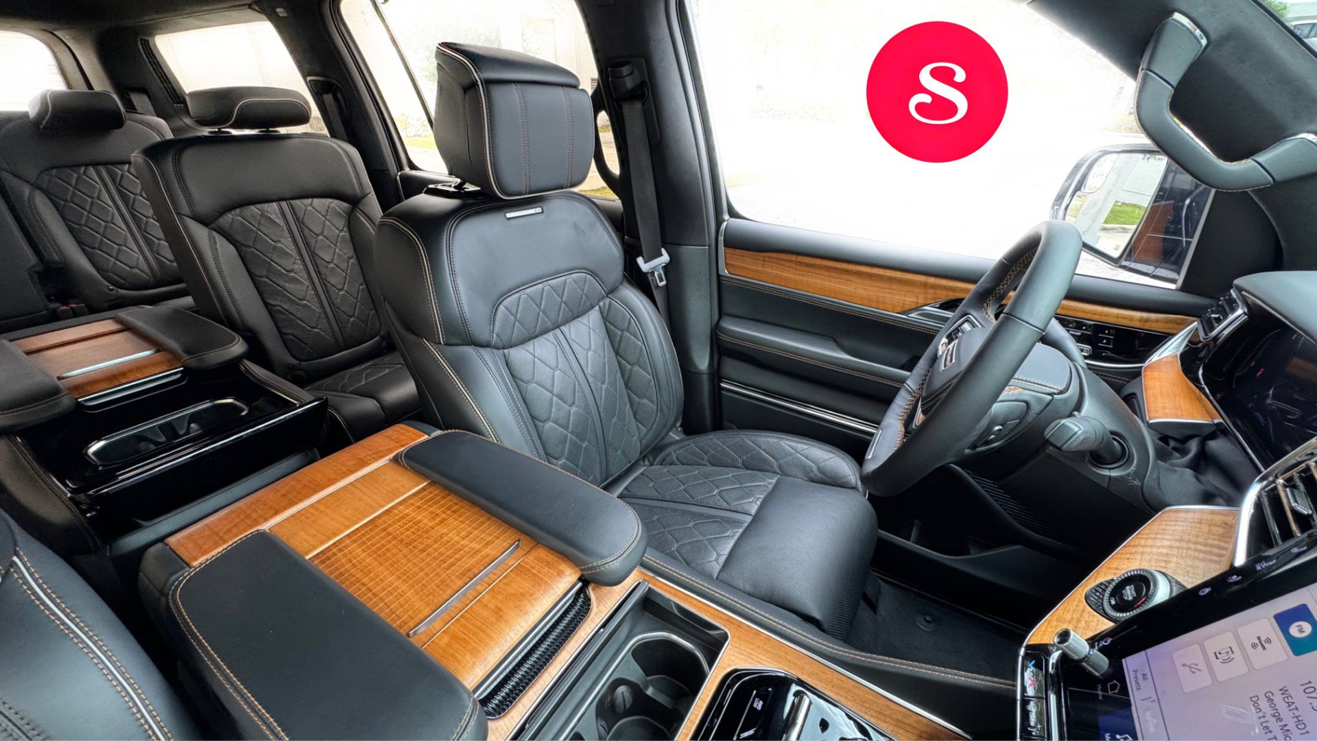 Used 2024 Jeep Grand Wagoneer Series III AWD/4WD image 14