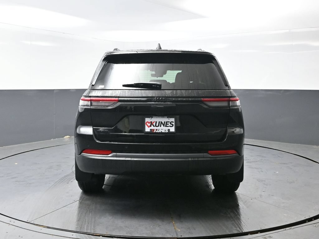 New 2026 Jeep Grand Cherokee Altitude AWD/4WD image 8