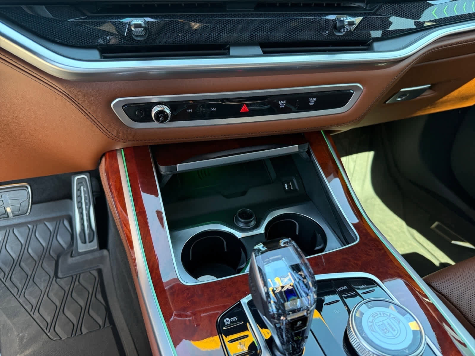 Used 2024 BMW ALPINA XB7 image 22