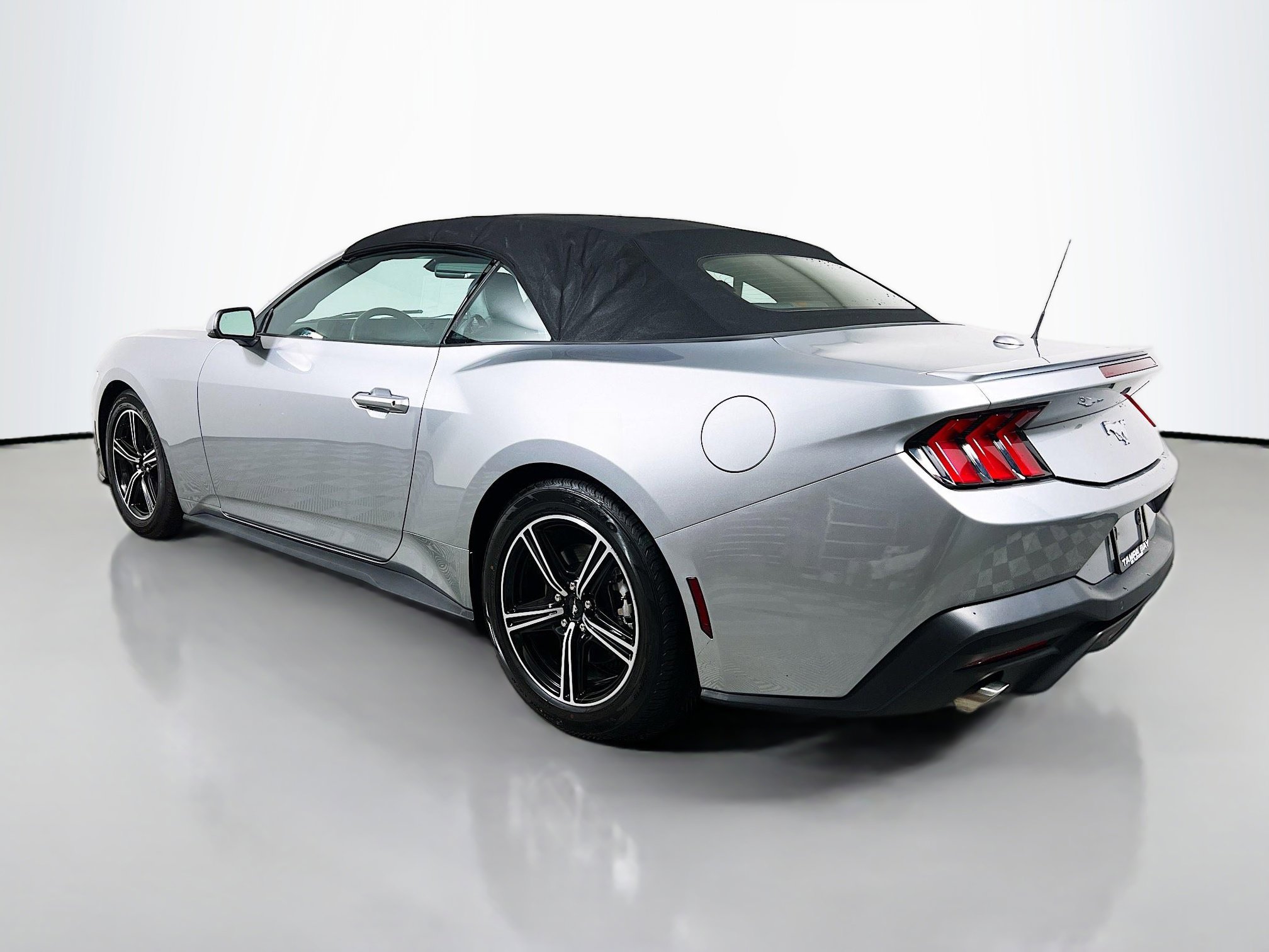 Used 2024 Ford Mustang Premium image 8