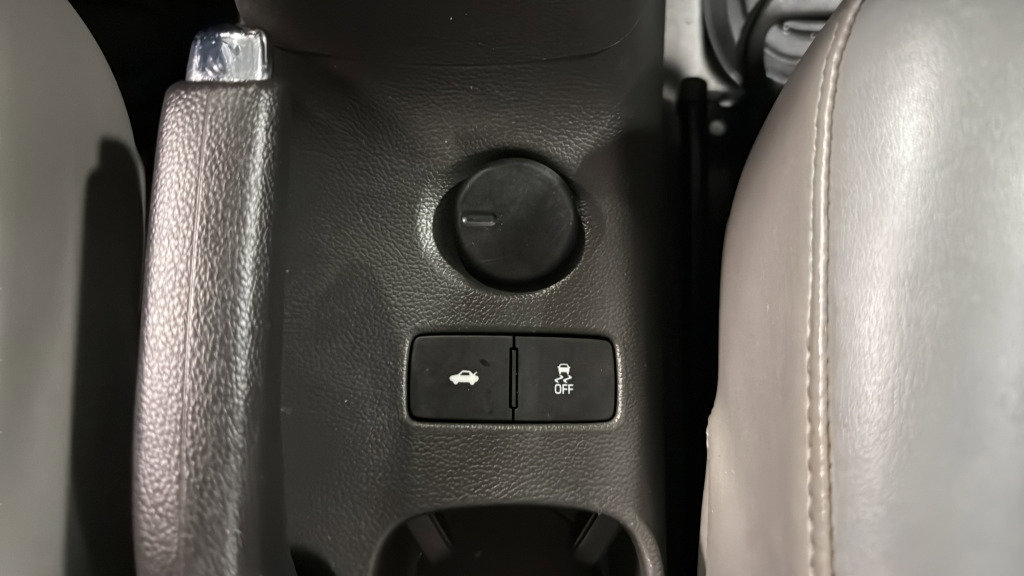 Used 2015 Chevrolet Sonic LTZ image 29