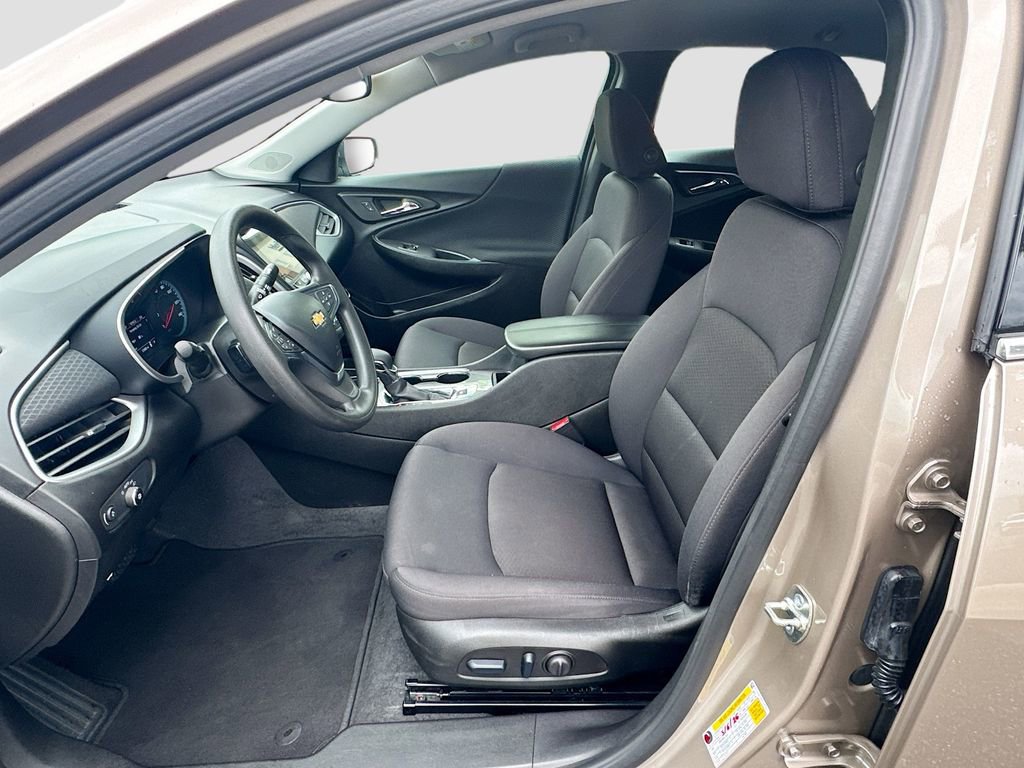 Used 2025 Chevrolet Malibu LT FWD image 31