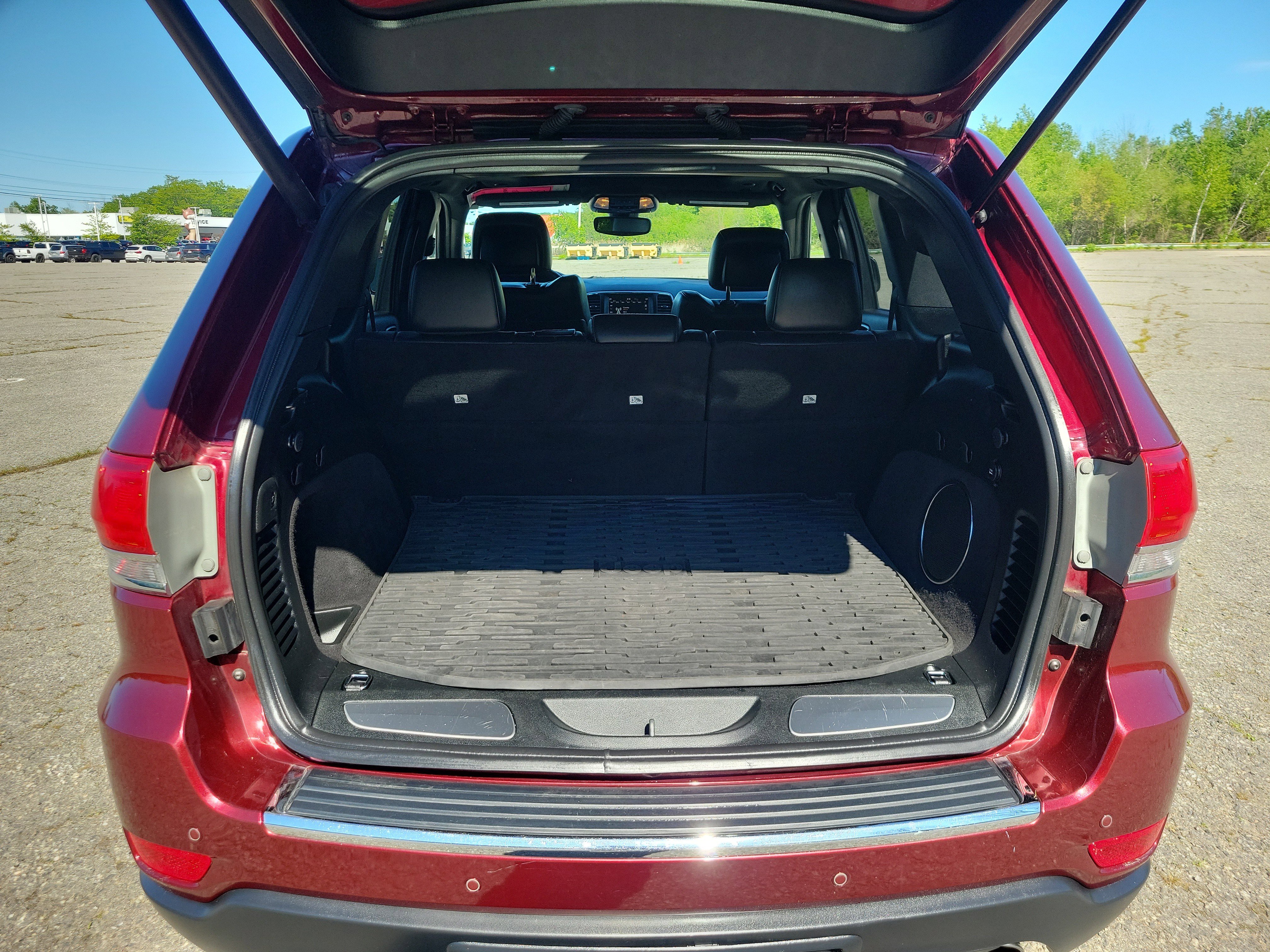Used 2018 Jeep Grand Cherokee Limited w/ Luxury Group II AWD/4WD image 17