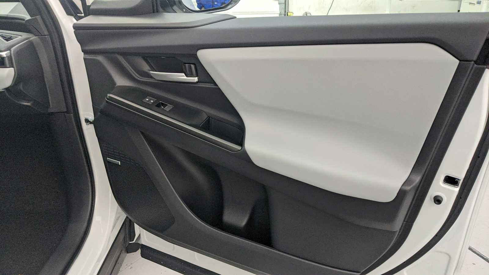 New 2026 Subaru Solterra image 29