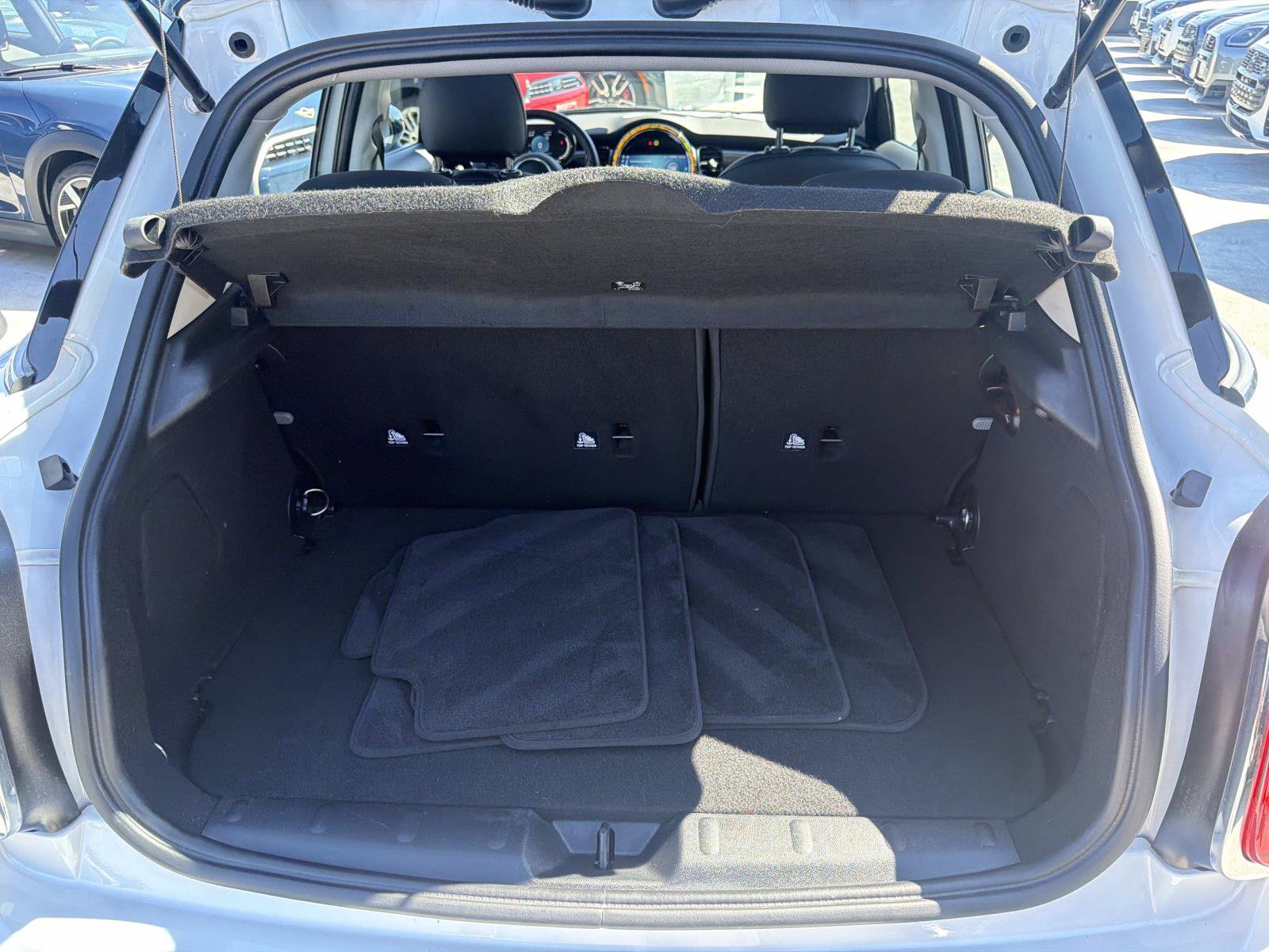 Used 2024 MINI Cooper 4-Door Hardtop FWD image 6