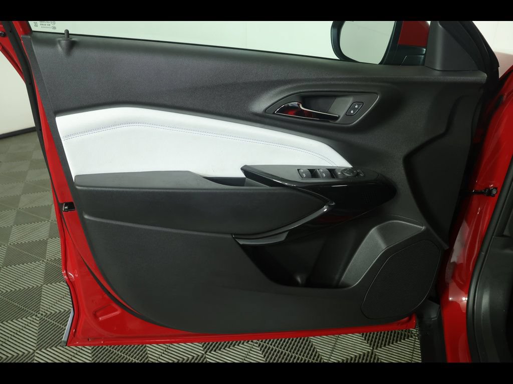 New 2026 Chevrolet Trax LT w/ Driver Confidence Package FWD image 19