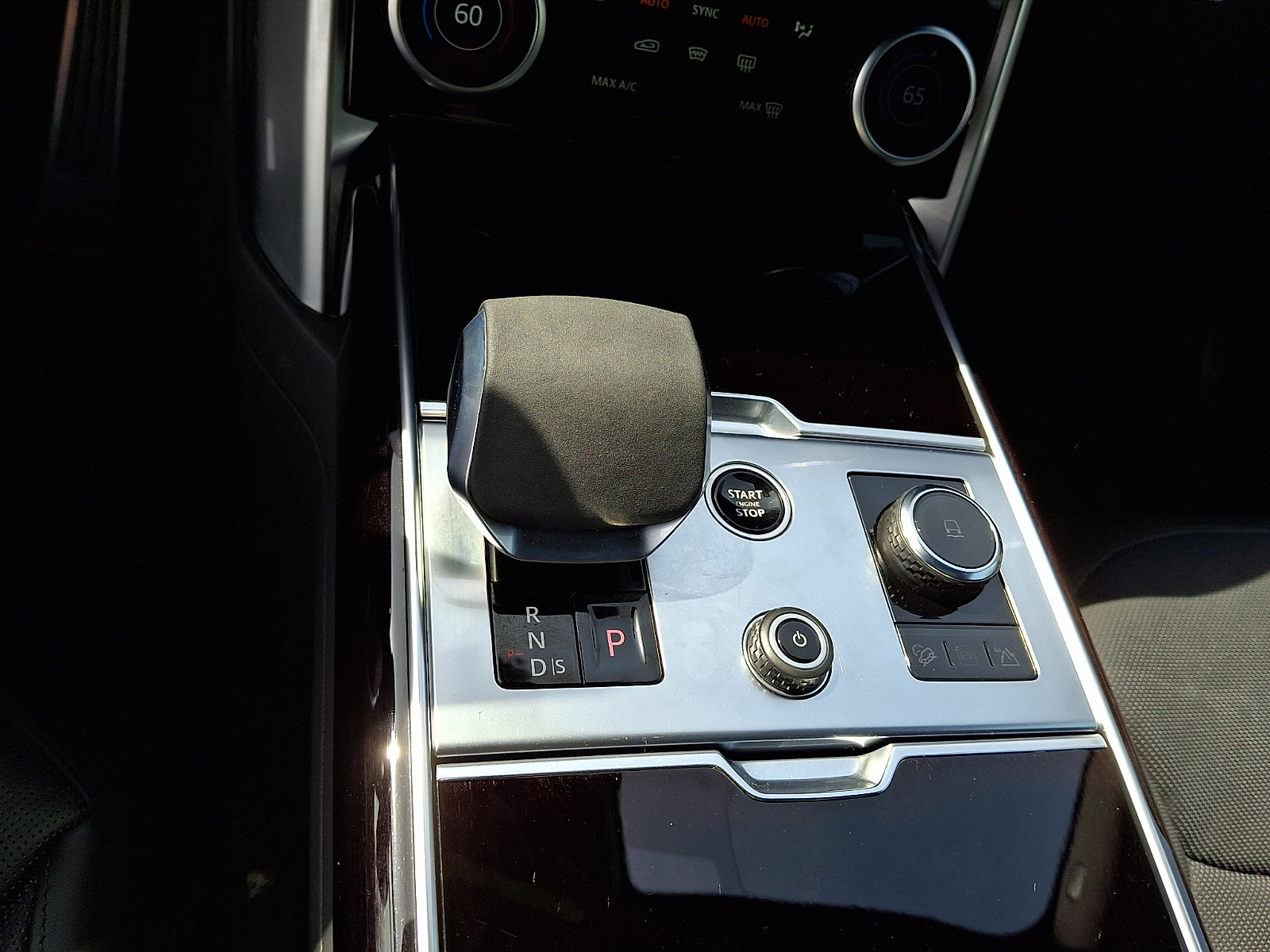 Used 2023 Land Rover Range Rover SE AWD/4WD image 13