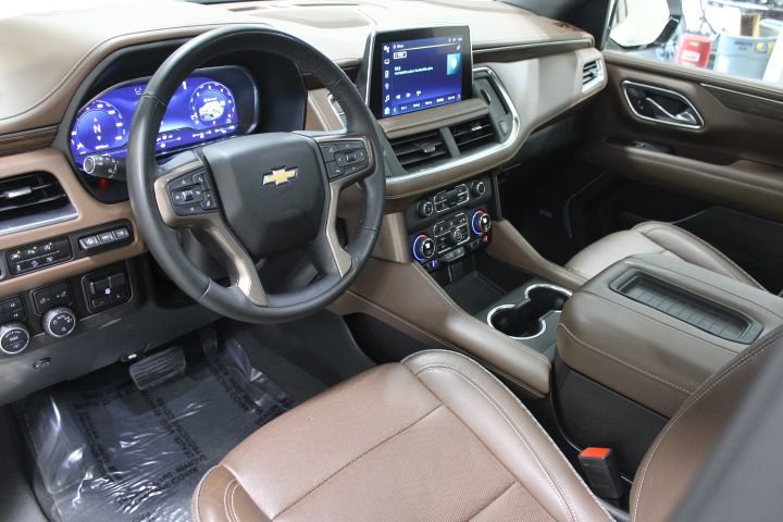 Used 2023 Chevrolet Suburban High Country image 45