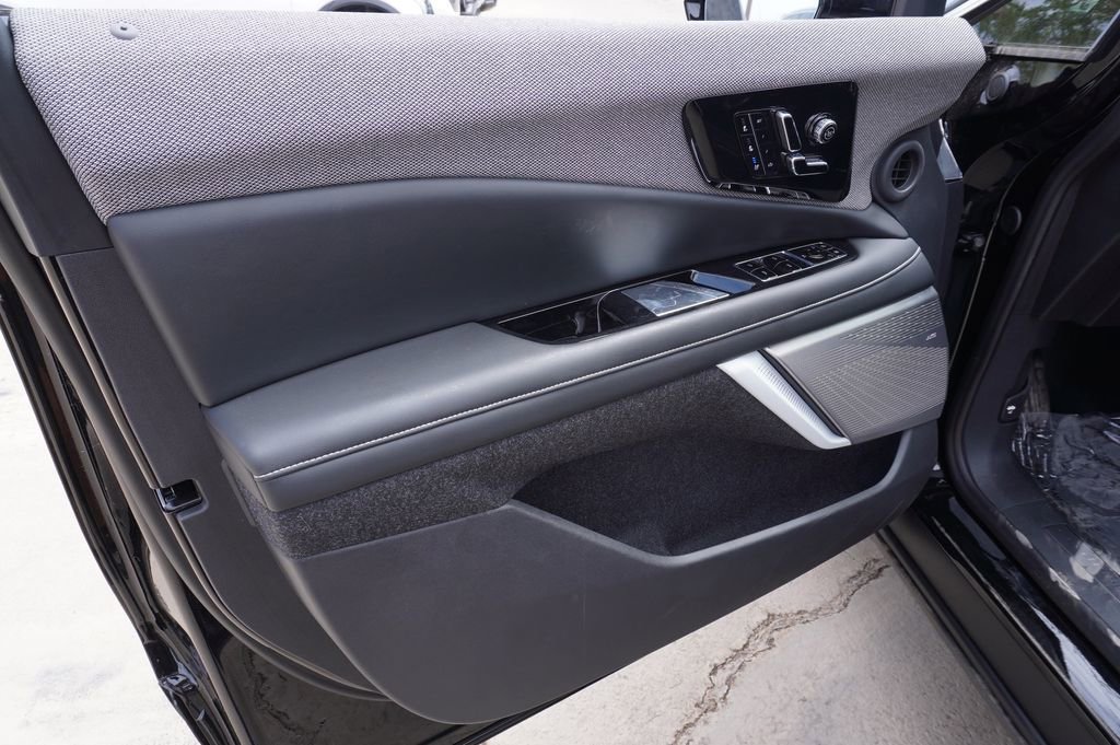 New 2025 Cadillac Optiq Luxury 2 AWD/4WD image 14
