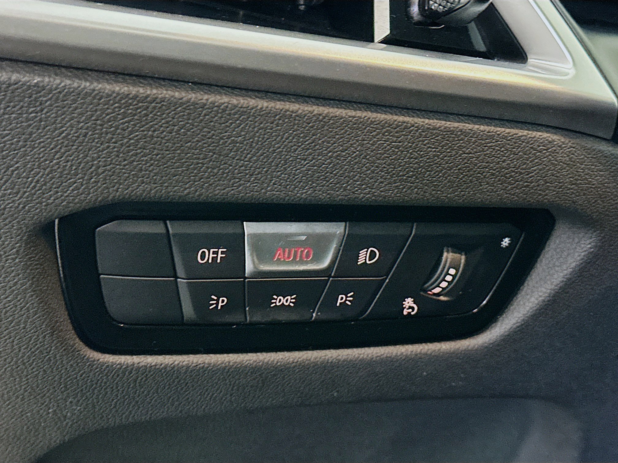 Used 2025 BMW 330i Sedan image 17