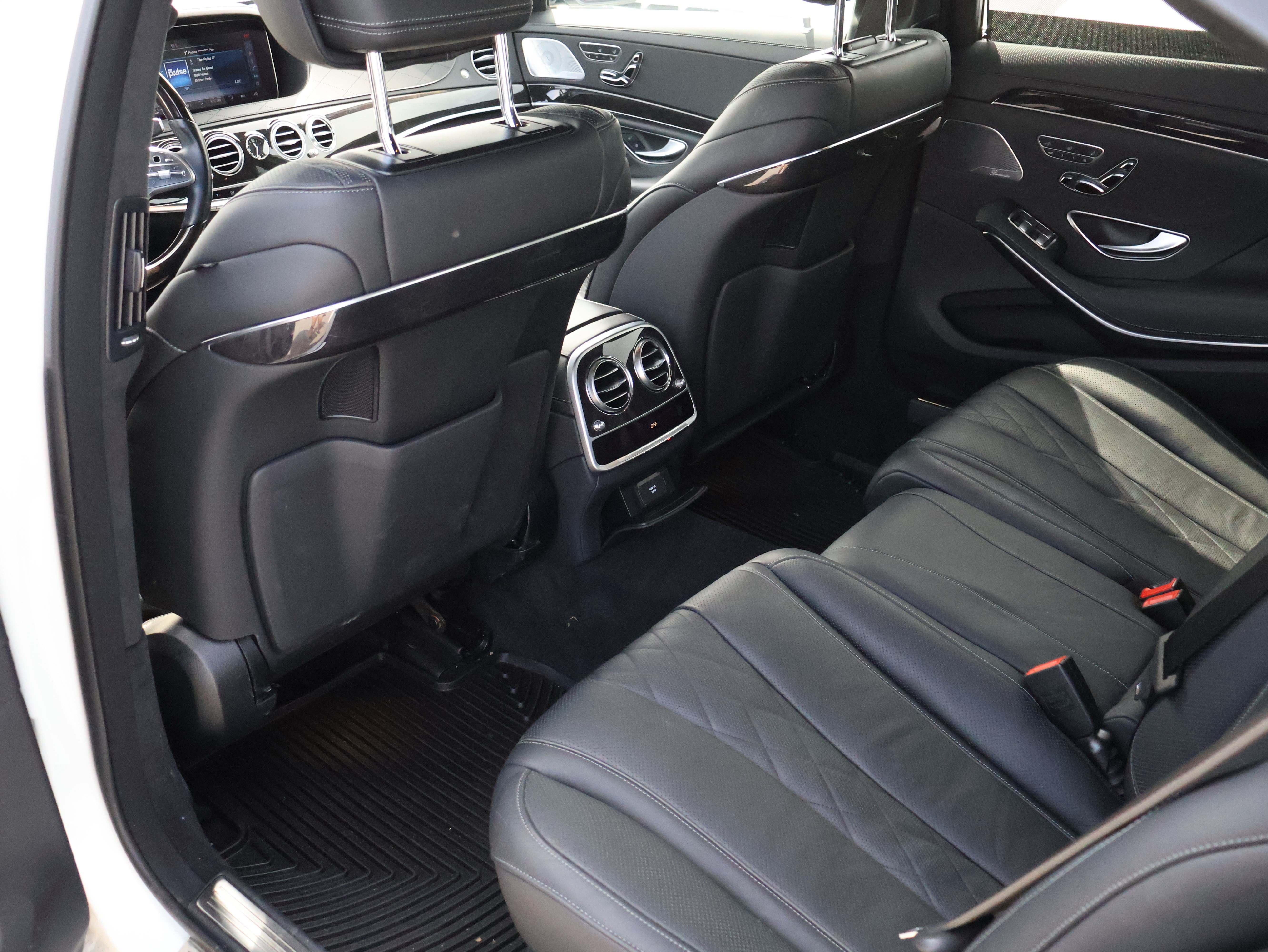 Used 2018 Mercedes-Benz S 560 Sedan w/ AMG Line Exterior image 8