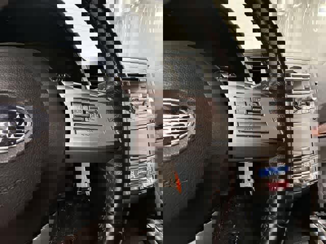 Used 2010 Subaru Outback 2.5i Limited image 10