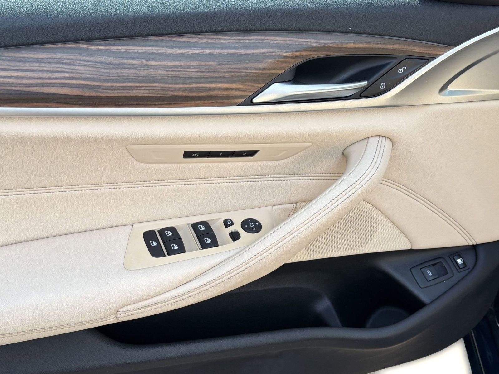 Certified 2023 BMW 530e xDrive w/ Convenience Package image 13