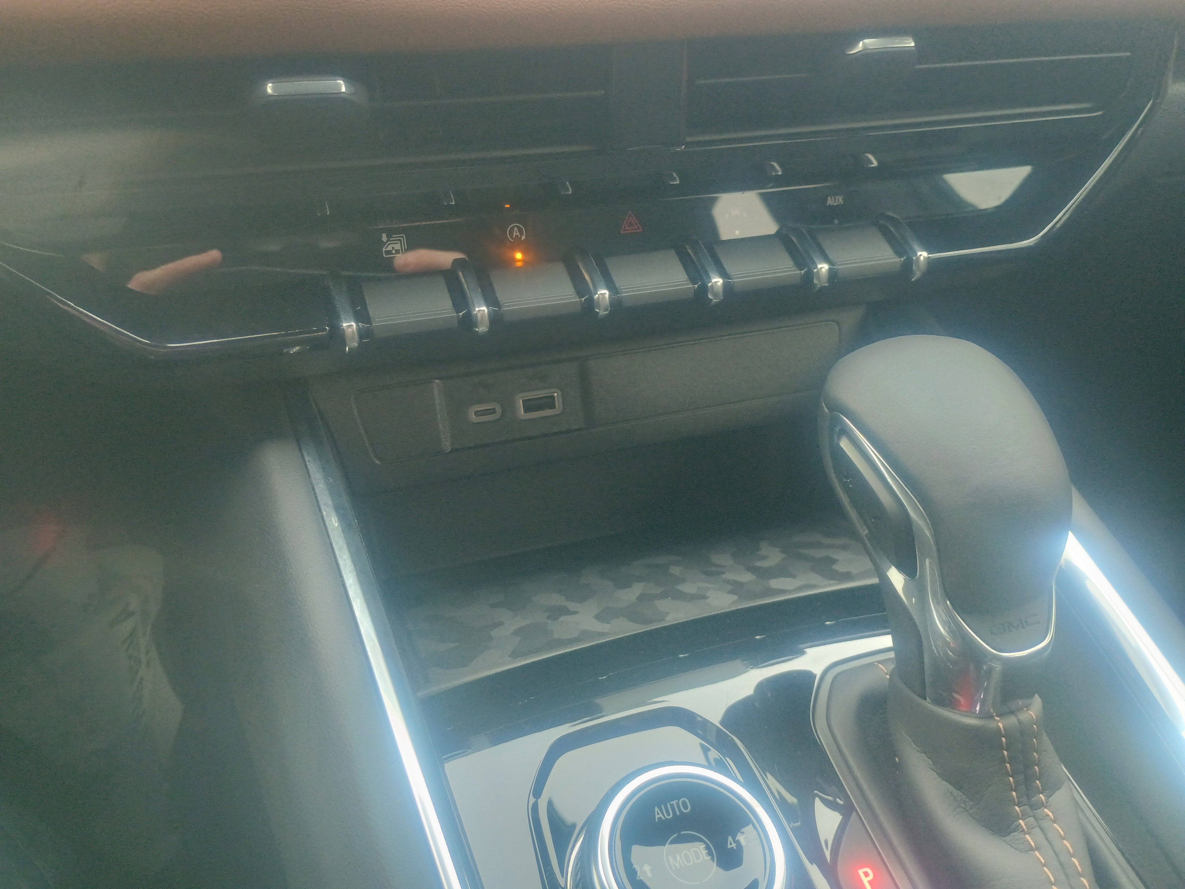 Used 2024 GMC Canyon AT4 w/ Technology Package image 23