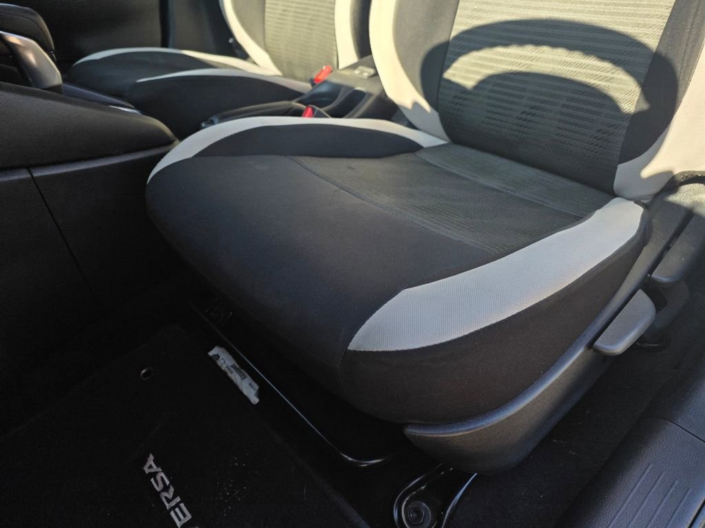 Used 2021 Nissan Versa SV image 21