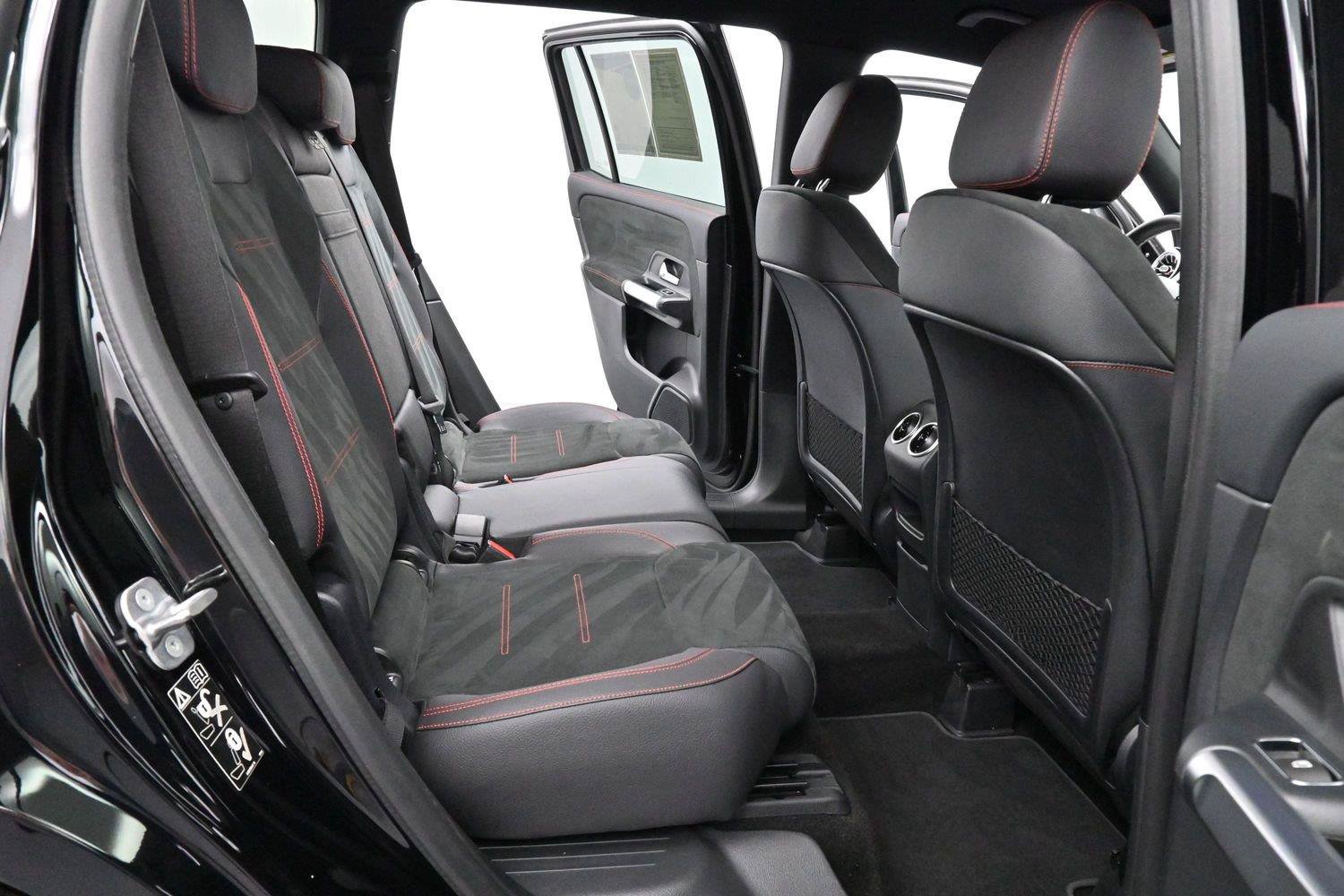 Used 2024 Mercedes-Benz GLB 250 image 30
