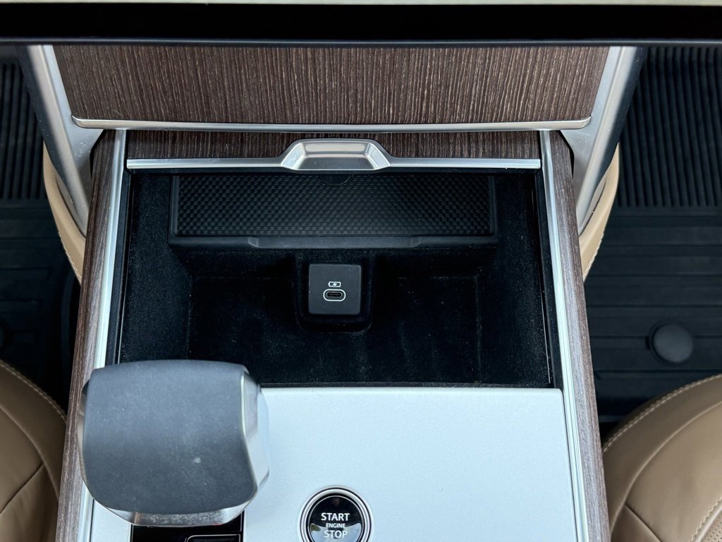 Certified 2024 Land Rover Range Rover SE image 21