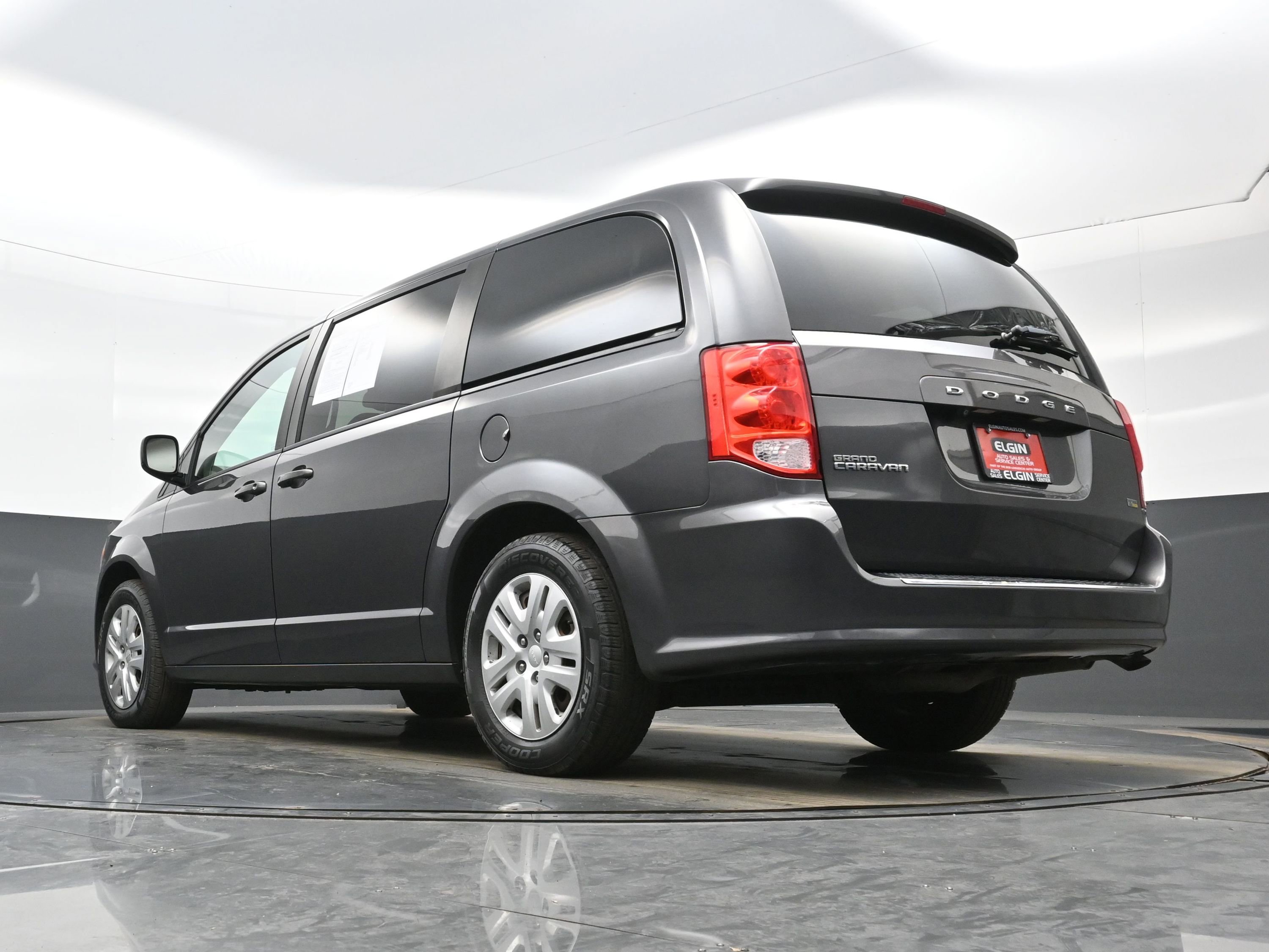 Used 2018 Dodge Grand Caravan SE w/ UConnect Hands-Free Group image 27